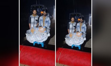 সিরাজগঞ্জে যাত্রীবাহী বাসে গাঁজার কার্পেটসহ দুই মাদক পাচারকারী আটক