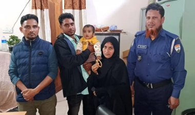 চাঁপাইনবাবগঞ্জে ট্রেনে হারিয়ে যাওয়া স্বর্ণের বালা উদ্ধার করে দিলেন স্টেশন মাস্টার