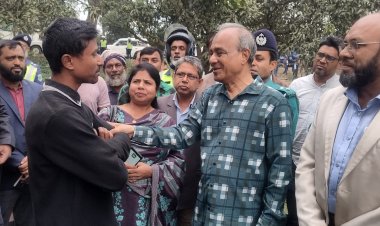 রাজশাহীতে স্বরাষ্ট্র ও কৃষি উপদেষ্টা মাঠ পরিদর্শন