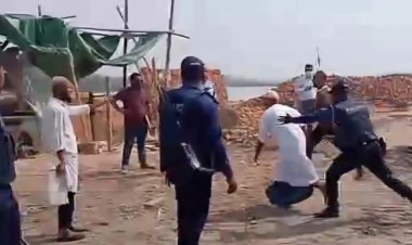 দুমকিতে ভ্রাম্যমান আদালতের উপর হামলা,প্রশাসনের বিরুদ্ধে টাকা চাওয়ার পাল্টা অভিযোগ