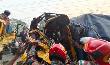চাঁপাইনবাবগঞ্জে দুই ট্রাকের সংঘর্ষে নিহত-১ আহত-২