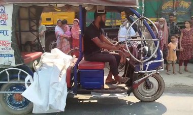 নওগাঁয় ট্রাক ও মোটরসাইকেল সংঘর্ষে স্বামী-স্ত্রী নিহত