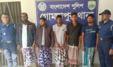 গোমস্তাপুরে ডাকাতির অভিযোগে তিনজন গ্রেফতার