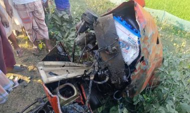 গোমস্তাপুরে ট্রেনের ধাক্কায় ট্রাক্টর চালক নিহত