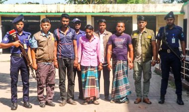 নওগাঁয় তিনজন ডাকাত আটক