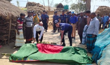 নিয়ামতপুরে রাষ্ট্রীয় মর্যাদায় বীর মুক্তিযোদ্ধা দেবেন রায়ের শেষকৃত্য সম্পন্ন