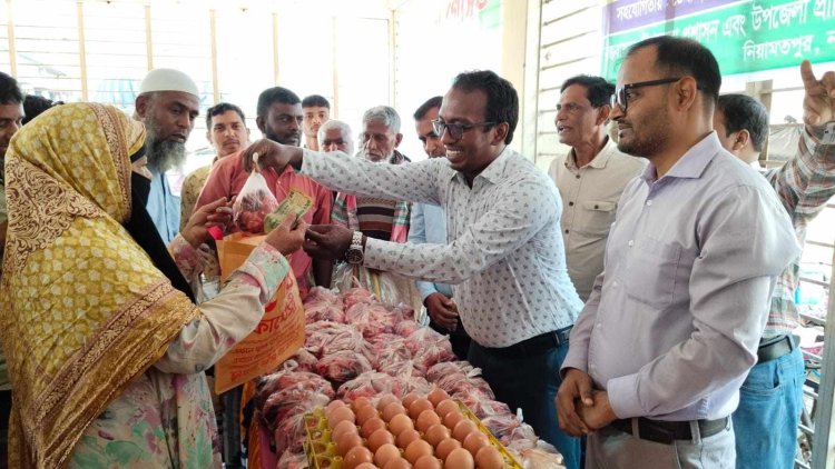 নওগাঁর নিয়ামতপুরে সুলভ মূল্যে দুধ-ডিম-মাংস বিক্রি