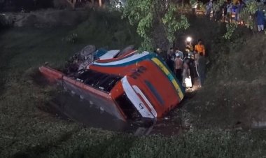 রাজশাহীতে সড়ক দুর্ঘটনায় চাঁপাইনবাবগঞ্জের তিনজন নিহত