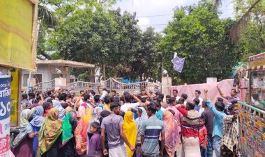 নিয়ামতপুরে দু'জন হত্যার ঘটনায় বিচারের দাবিতে বিক্ষোভ মিছিল