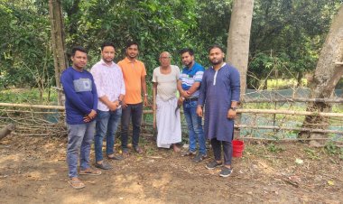 বৃক্ষ প্রেমিক কার্তিক প্রমানিক'কে সাথে নিয়ে শান্তি নিবিড় পাঠাগার থেকে বৃক্ষরোপন