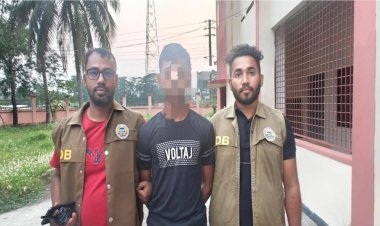 দুমকীতে শহীদ কন্যাকে ধর্ষণ ও আত্মহত্যা-আলোচিত প্রধান আসামী গ্রেপ্তার