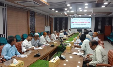 চাঁপাইনবাবগঞ্জে লবণ ও চামড়া ব্যবসায়িদের সাথে ডিসি’র মতবিনিময়