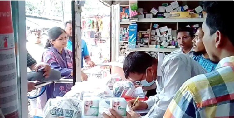 বাঘায় ভ্রাম্যমান আদালতে দুই ঔষধ ব্যবসায়ীকে জরিমানা