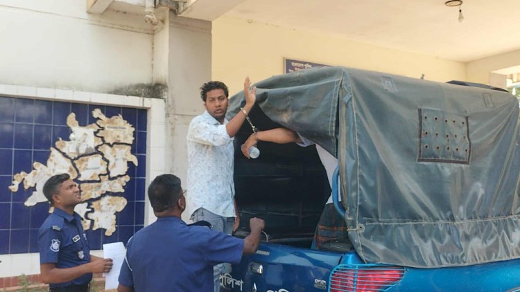 নিয়ামতপুরে ছাত্রলীগ নেতা আরিফ গ্রেফতার