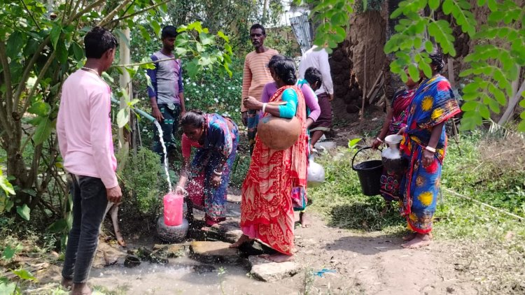 নিয়ামতপুরে কালবৈশাখী তাণ্ডবে বিদ্যুৎ ও খাবার পানির জন্য হাহাকার
