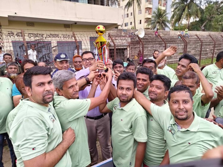 নওগাঁয় মিডিয়া কাপ প্রীতি ফুটবল ম্যাচে দাপুটে জয় প্রিন্ট মিডিয়ার