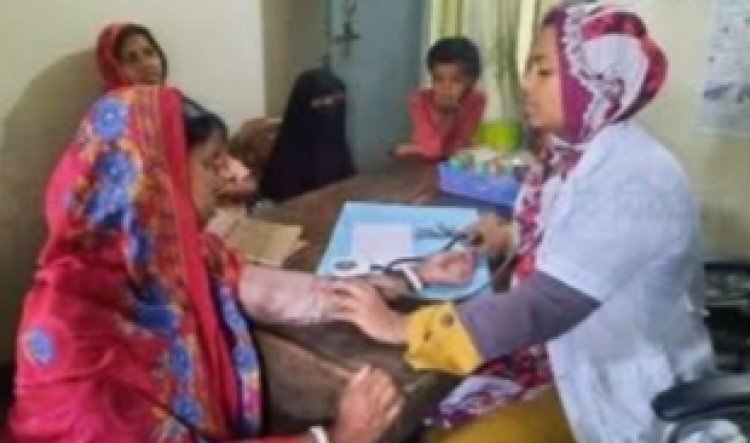 ঈদের ছুটিতেও সাপাহারে চলমান মা ও শিশু স্বাস্থ্যসেবা কার্যক্রম