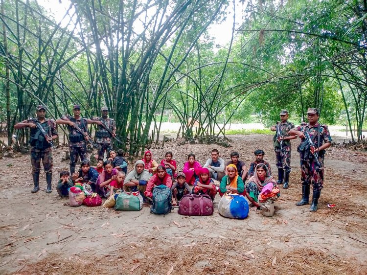 চাঁপাইনবাবগঞ্জ সীমান্ত দিয়ে নতুন ২০ জনকে পুশইন করলো বিএসএফ