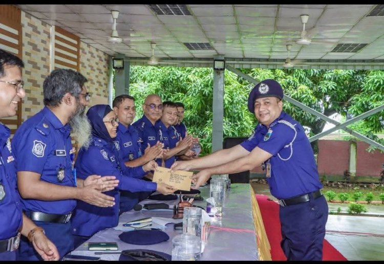 রাজশাহী জেলার শ্রেষ্ঠ অফিসার ইনচার্জ আসাদুজ্জামান 
