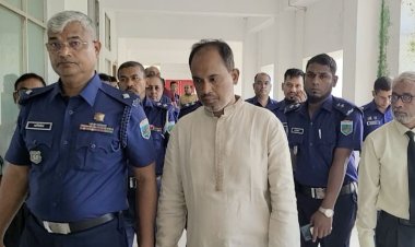 চাঁপাইনবাবগঞ্জে অপারেশন ঈগল হান্ট মামলায়-সাবেক এসপি আসাদুজ্জামান রিমান্ডে