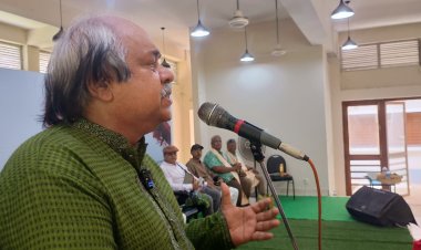 শহীদদের রক্তের বিনিময়ে একটা মুক্ত বাংলাদেশ পেয়েছি-নওগাঁয় জাতীয় প্রেসক্লাবের সভাপতি