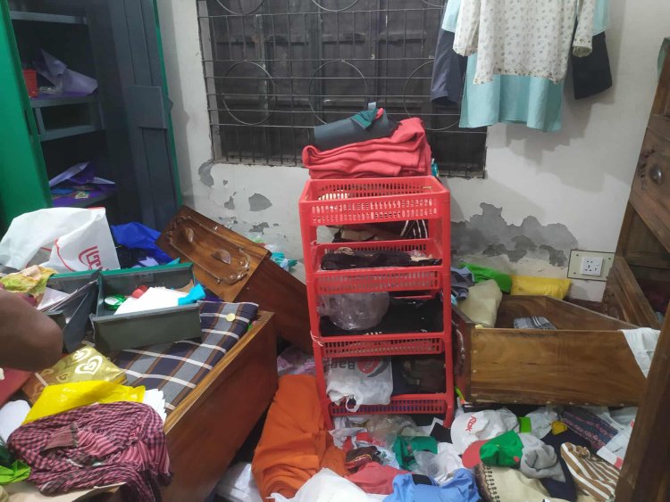 দুমকীতে দুর্ধর্ষ ডাকাতি মুক্তিযোদ্ধার বাড়িতে