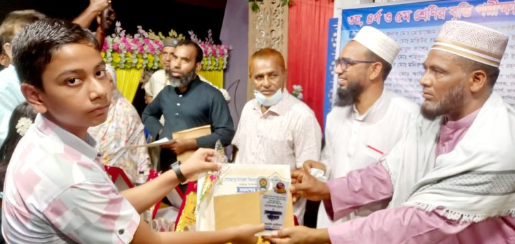 গোমস্তাপুরে ৩য় ৪র্থ ও ৫ম বর্ষের বৃত্তি পরীক্ষা-২০২৪ খ্রি এর কৃতি শিক্ষার্থীদের সংবর্ধনা