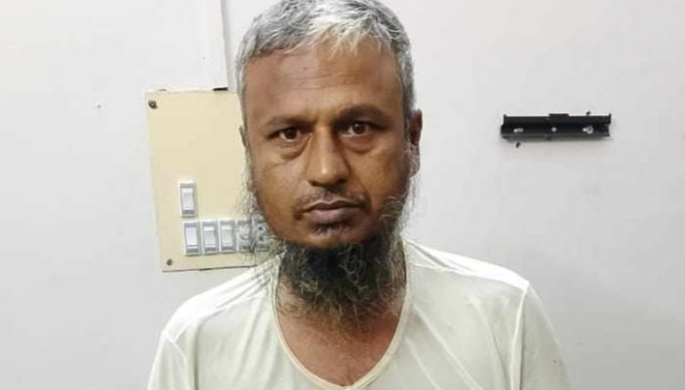 দুমকীতে ডাকাত ও নয় মামলার আসামি গ্রেফতার