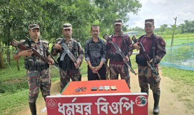 অবৈধভাবে ভারত থেকে ফেরার পথে মাধবপুর সীমান্তে ব্যবসায়ী আটক