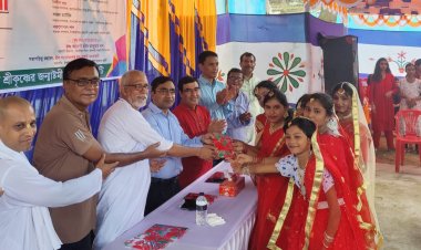 চাঁপাইনবাবগঞ্জে ভগবান শ্রীকৃষ্ণের শুভ জন্মাষ্টমী উপলক্ষে বর্ণাঢ্য শোভাযাত্রা