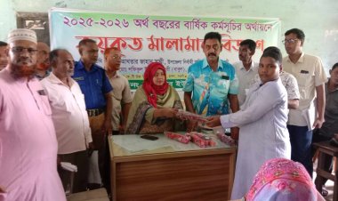 নওগাঁর মান্দায় দুঃস্থ নারী-কৃষক ও শিক্ষার্থীদের মাঝে উপকারভোগী সামগ্রী বিতরণ