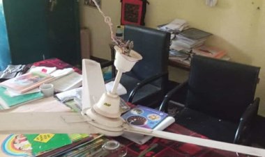 নিয়ামতপুরে স্কুলের অফিসে ভেঙ্গে পড়ল ফ্যান-দুই শিক্ষিকা আহত