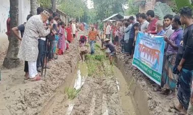৫৪ বছরেও ঝোড়পাড়া-মহিষাখোলা সড়কে উন্নয়নের ছোঁয়া নেই