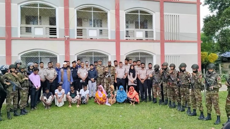 চাঁপাইনবাবগঞ্জে যৌথবাহিনীর অভিযানে বিপুল পরিমান মাদকসহ ৮ জন গ্রেপ্তার