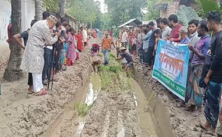 ৫৪ বছরেও ঝোড়পাড়া-মহিষাখোলা সড়কে উন্নয়নের ছোঁয়া নেই