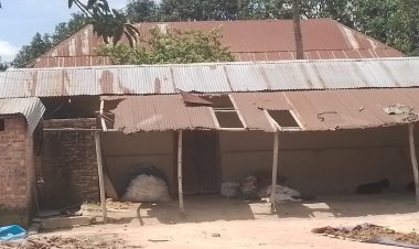 সাপাহারে বিয়ের দাবীতে প্রেমিকার অনশন-প্রেমিক পলাতক