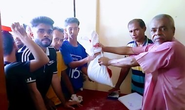 পলাশবাড়ীতে ওএমএস এর আটা বিক্রি-খুশি নিম্নআয়ের পরিবারগুলো