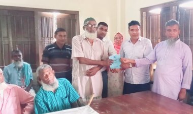 রহনপুর ইউনিয়নে বয়স্ক বিধবা ও প্রতিবন্ধি ভাতার কার্ড বিতরণ