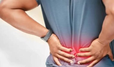 ঘুম থেকে উঠে কোমর ব্যথা কেন হয়? সমাধান জেনে নিন