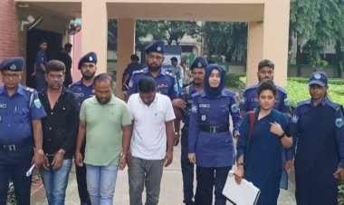 নওগাঁয় গ্রেফতার ঢাকা থেকে আসা মহিলাসহ চার ভূয়া পুলিশ