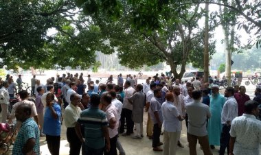 রাজশাহী বিশ্ববিদ্যালয়ে শিক্ষক লাঞ্ছনার প্রতিবাদে শিক্ষক-কর্মচারীদের কর্মবিরতি