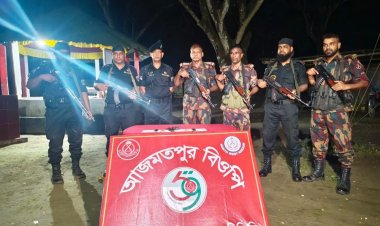 চাঁপাইনবাবগঞ্জ যৌথ বাহিনীর অভিযানে অস্ত্র উদ্ধার