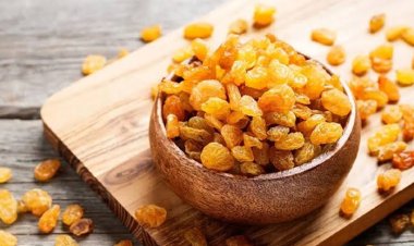 সকালে ভেজানো কিশমিশ খেলে শরীরে যা ঘটে