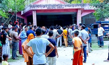 পলাশবাড়ীর পবনাপুর ইউপি কার্যালয়ে তালা-সেবা থেকে বঞ্চিত কয়েক হাজার মানুষ