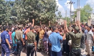 চাঁপাইনবাবগঞ্জে বিদ্যুৎ বিল দ্বিগুণের প্রতিবাদে অটো চালকদের বিক্ষোভ মিছিল