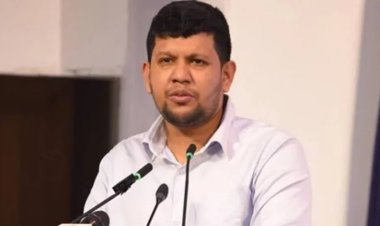 বিএনপি-জামায়াত ভাগ-ভাটোয়ারা করে প্রশাসন দখল করেছে-তথ্য উপদেষ্টা মাহফুজ