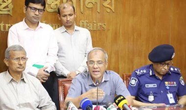 হাসিনার সঙ্গে যোগাযোগ ঠেকাতে বাংলাদেশে দুই অ্যাপ বন্ধের চিন্তা