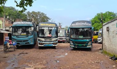 চাঁপাইনবাবগঞ্জে ৯০ ঘণ্টা বন্ধের পর পুনরায় শুরু দূরপাল্লার বাস চলাচল