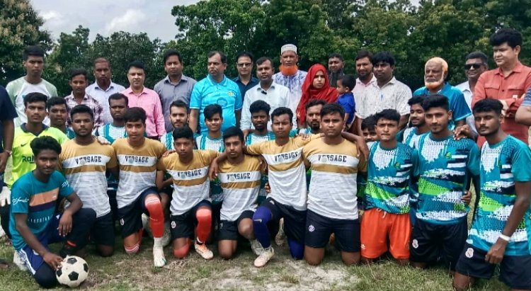 নাচোলে জেলা প্রশাসক গোল্ডকাপ ফুটবল টুর্নামেন্টের প্রীতি ম্যাচ উদ্বোধন