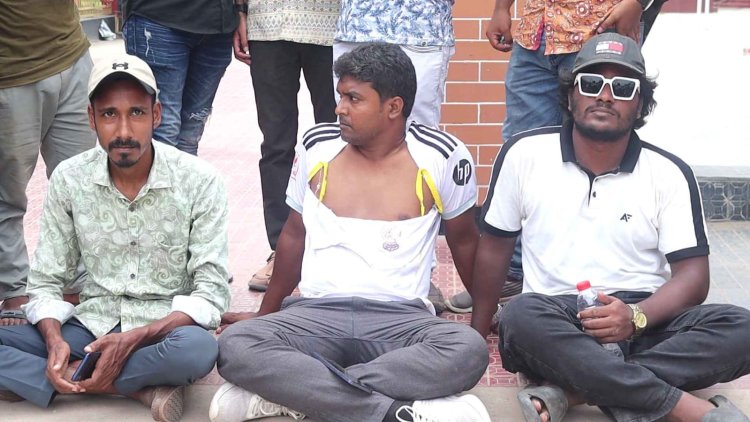 নওগাঁ সরকারি কলেজে অতিরিক্ত ফি নেয়ার প্রতিবাদ করাই ছাত্রদলের আহ্বায়কের ওপর হামলা